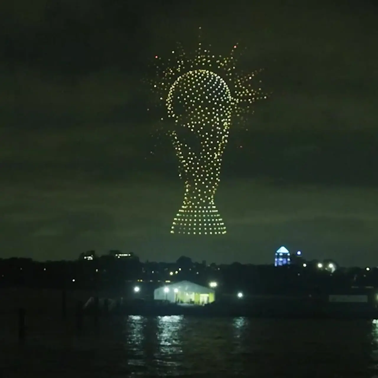 ویدئو: آتش بازی شروع سال 2026 با تم جام جهانی