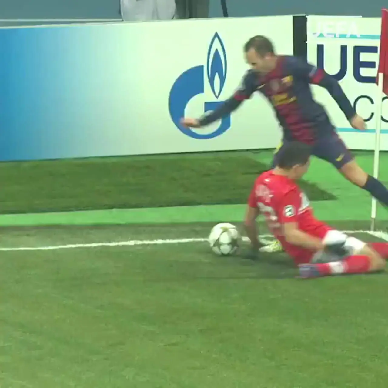 ویدئو نوستالوژی: هنرنمایی جادوگر با لباس بارسا