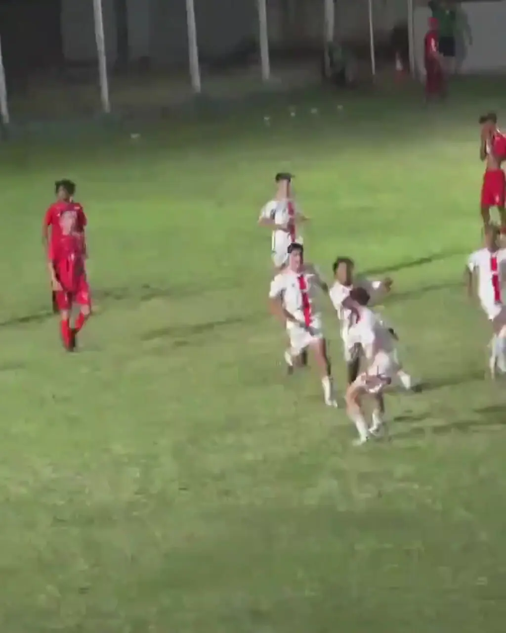 این ویدئو را باید دید؛ قیچی برگردان سینمایی ستارههای کوچک!