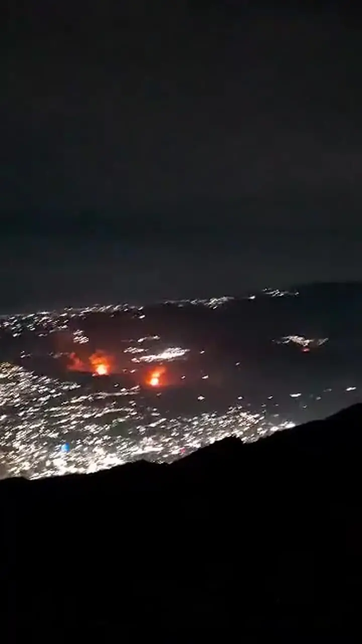 آسوشیتدپرس می‌گوید دست‌کم صدای ۷ انفجار در پایتخت ونزوئلا شنیده شده است