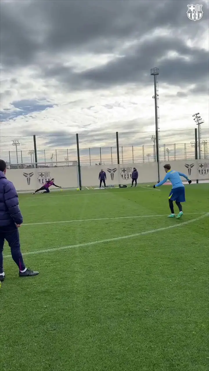 ویدئو: حضور ناموفق ترشتگن در تمرینات بارسلونا