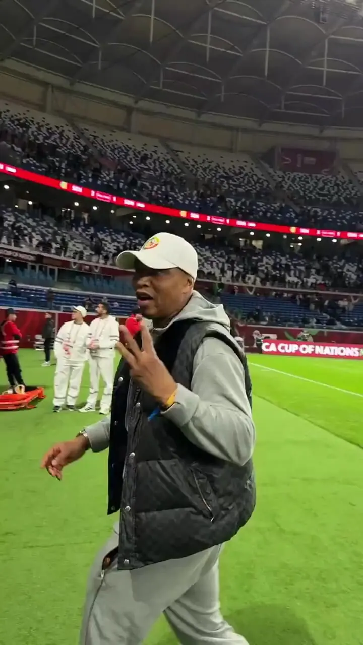 ویدئو: دیوف در پوست خود نمیگنجد؛ جشن اسطوره در قلب ورزشگاه