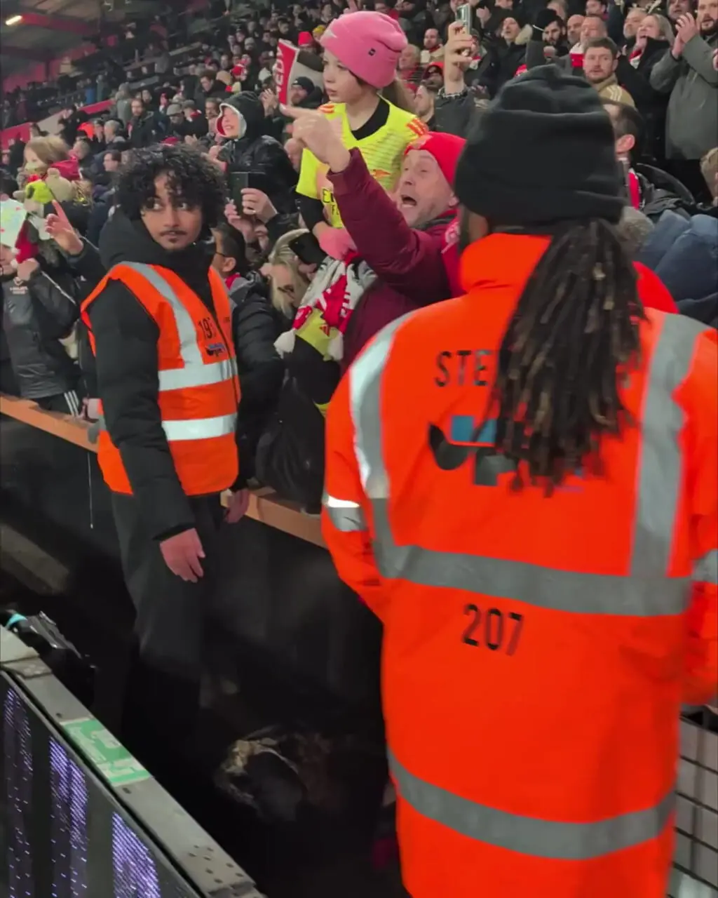 ویدئو: وقتی ستاره آرسنال رویای کوچک یک هوادار را به واقعیت تبدیل کرد