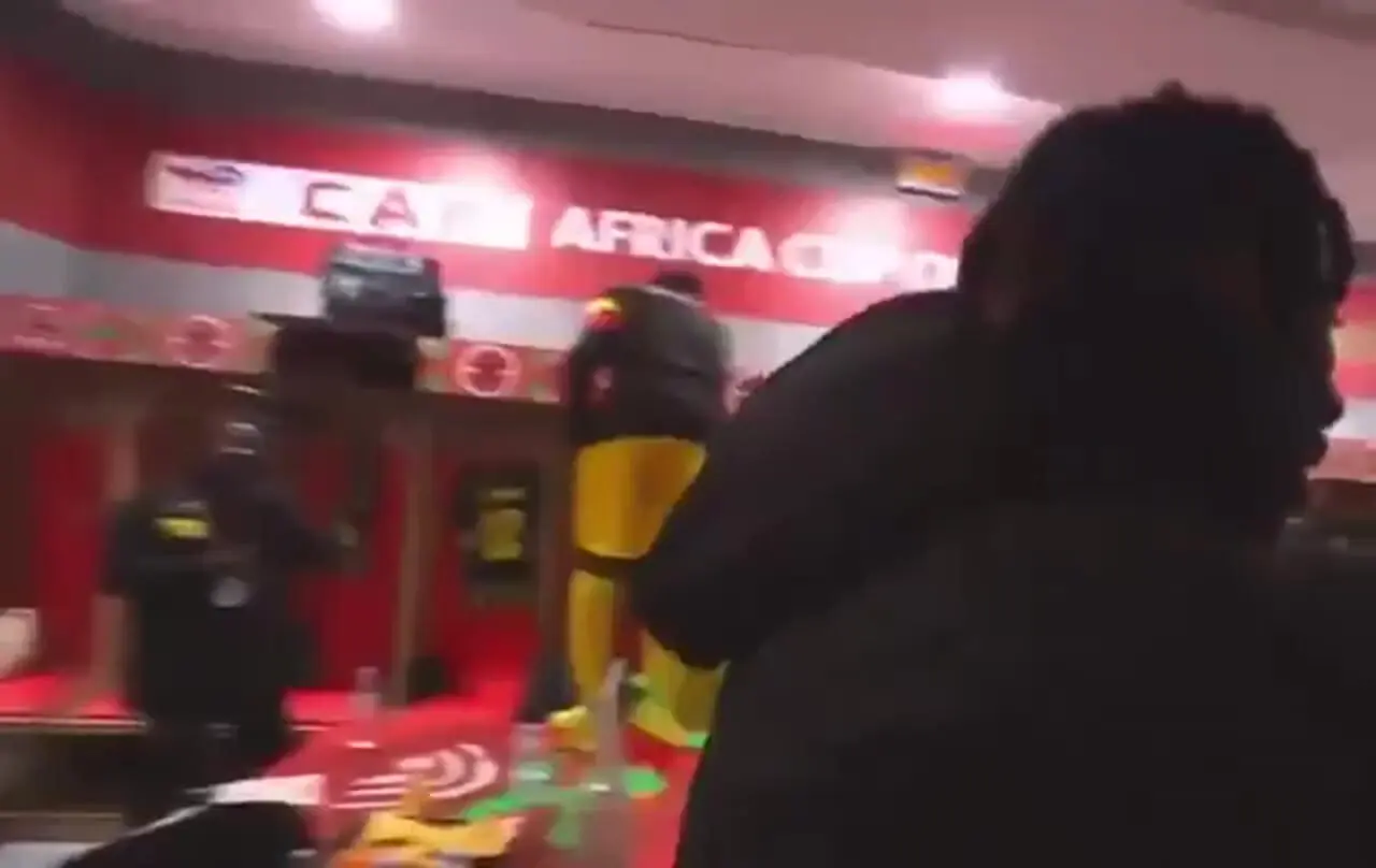 ویدئو: جشن در رختکن مالی پس از حذف تونس