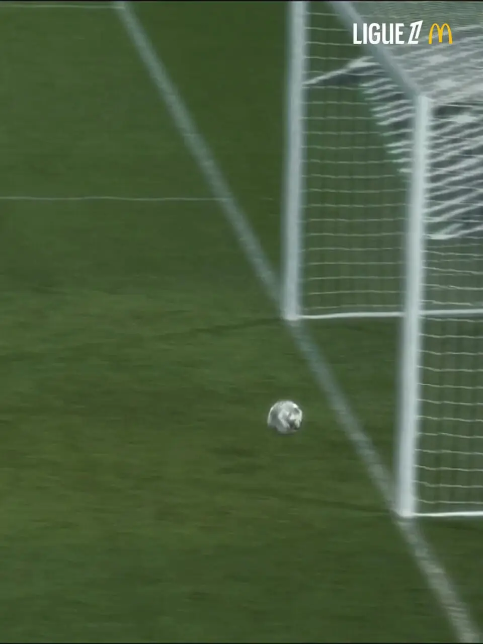 ویدئو: جادوی عثمان در پارکدوپرنس؛ چند ثانیه با هنرنماییِ نابِ دمبله