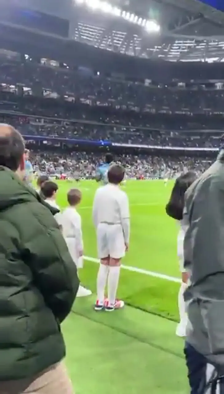 ویدئو: وینیسیوس در حال احوال‌پرسی با فرزندان فده والورده