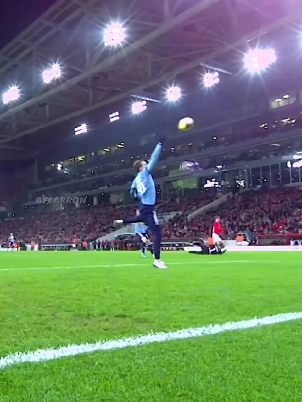 ویدئو: وقتی بازیگران بزرگ دروازه‌بان می‌شوند