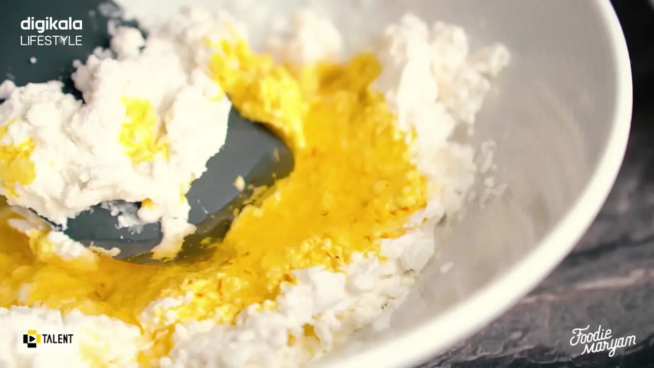 طرز تهیه زولبیای ترد و خوشمزه به روش قنادی