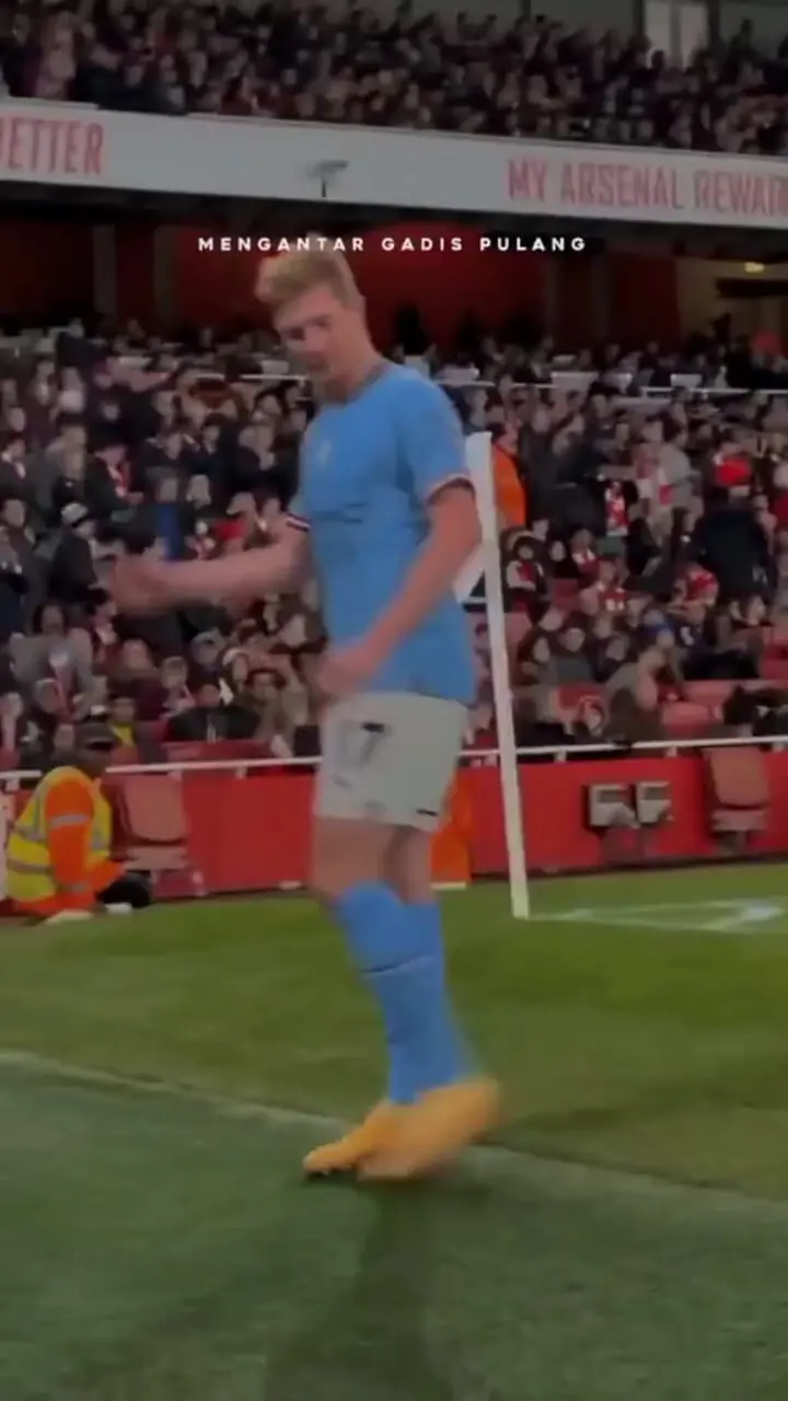 ویدیو: وقتی دی‌بروینه زیر باران بطری، امارات را خاموش کرد!