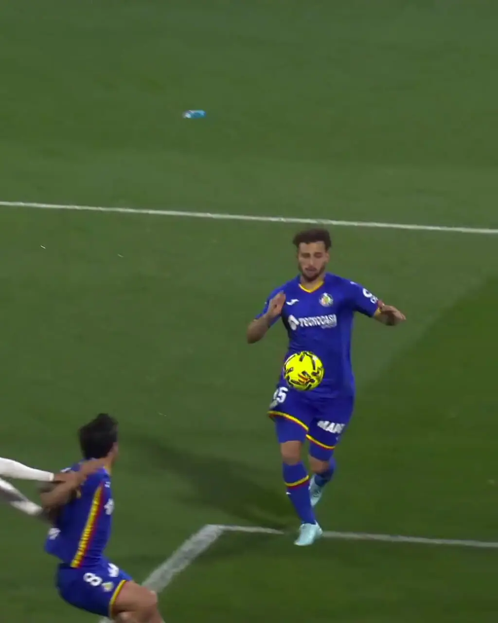 ویدئو: گلر قرضی بارسا خیرونا را نجات داد