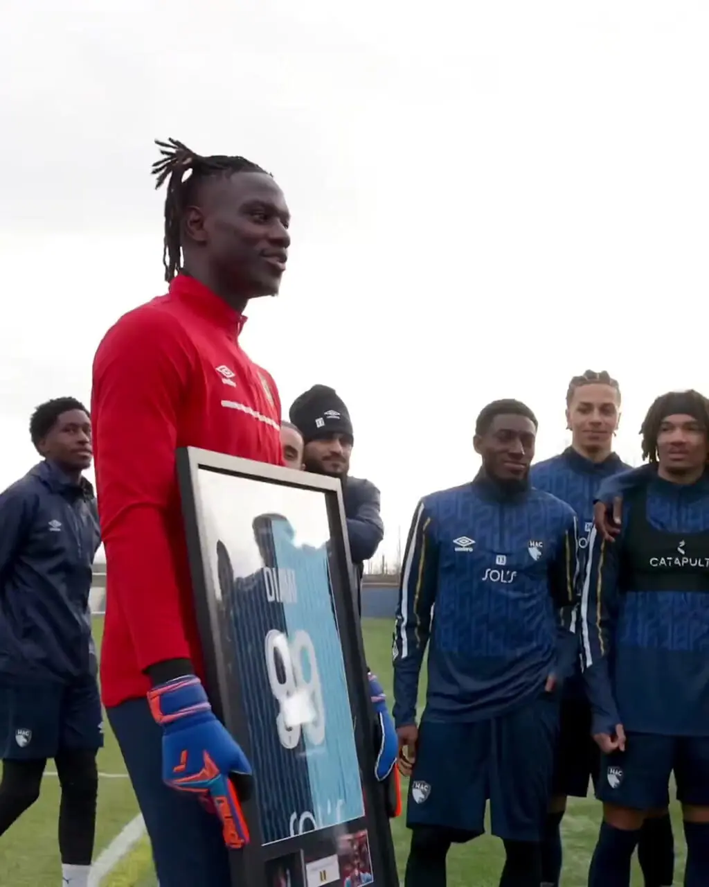 ویدیو: بازگشت ستاره قهرمان به باشگاه در میان استقبال هم‌تیمی‌ها