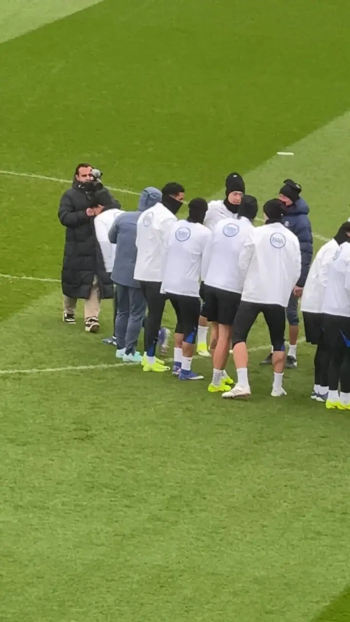 ویدئو: خوشامد گویی ستاره‌های ‏PSG‏ به ستاره بارسلونا