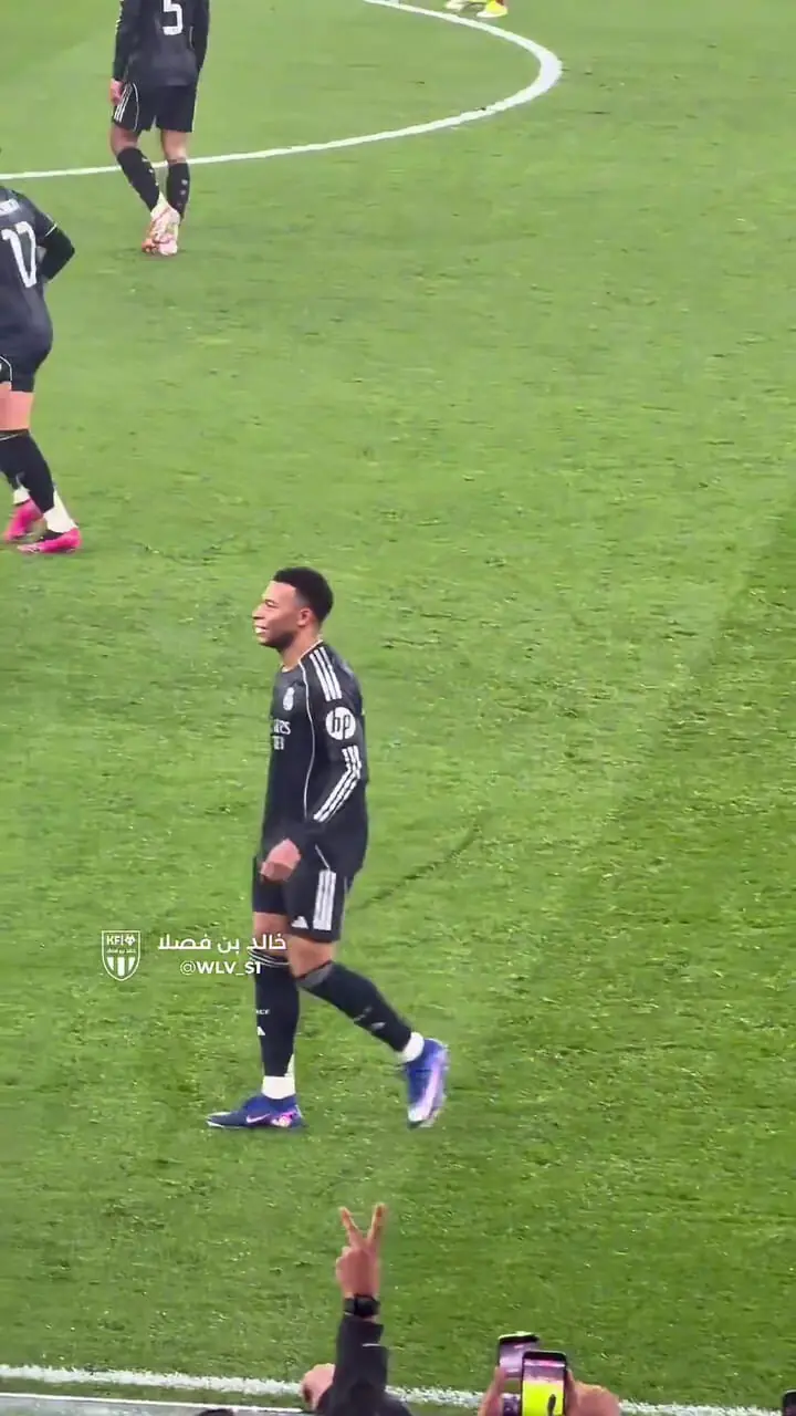 ویدئو: خنده خاص ستاره رئال پس از گلزنی به بنفیکا