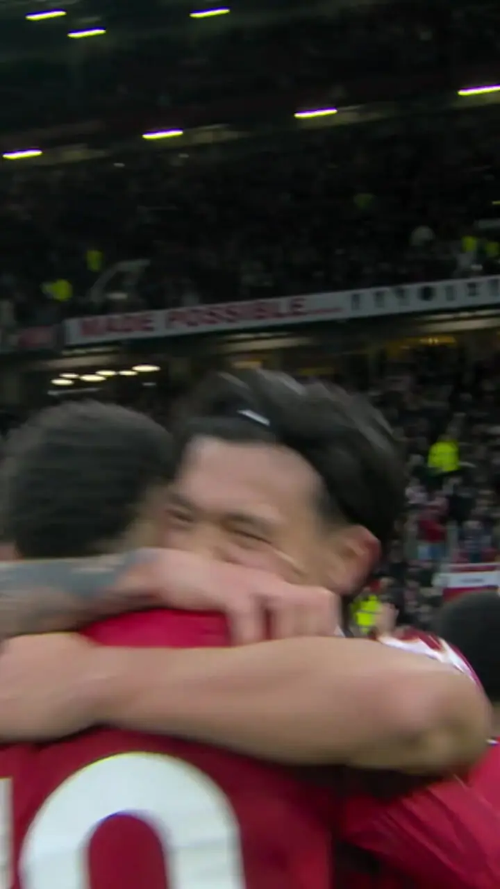 ویدئو: اتمسفر خیره‌کننده یونایتد پس از هت‌تریک پیروزی با کریک