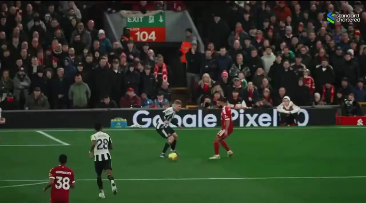 ویدئو: لبخند رضایت جرارد به همکاری جادویی صلاح و ویرتز