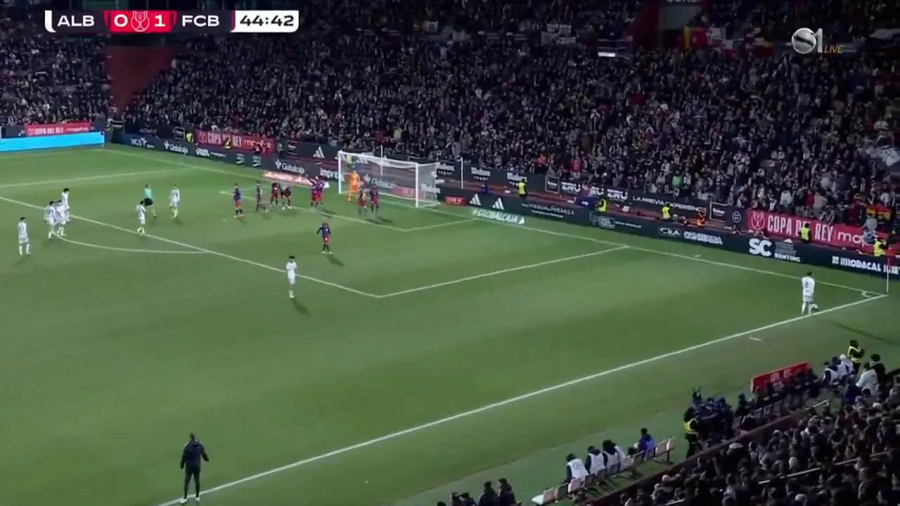 ویدئو: اشتباه عجیب دروازه‌بان بارسا و تقدیم کرنر به حریف