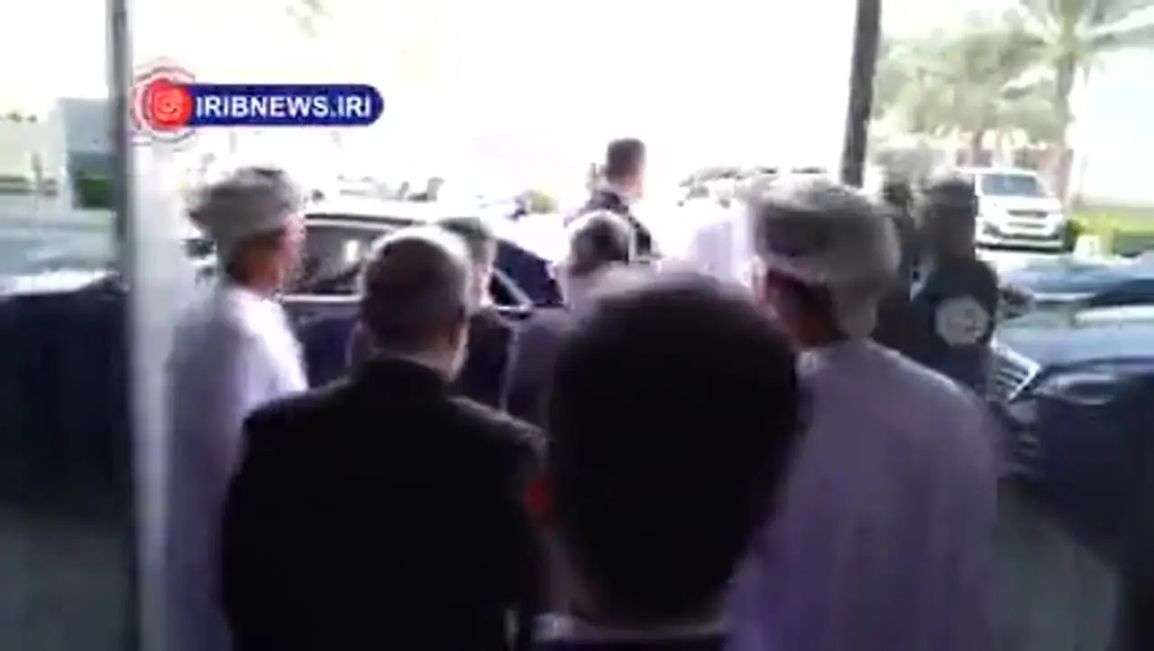 عزیمت هیئت مذاکره کننده ایران به سمت محل مذاکرات در مسقط