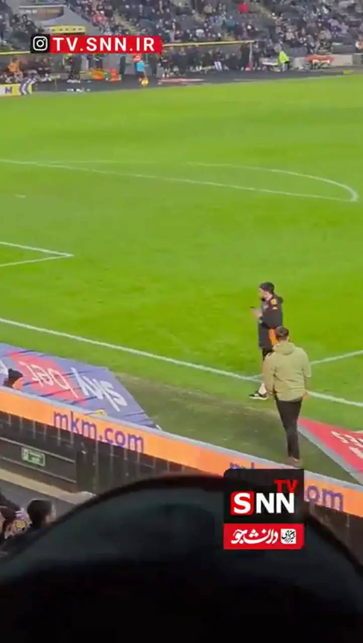 تصاویری از یک سنجاب که مسابقه فوتبال در انگلستان را متوقف کرد