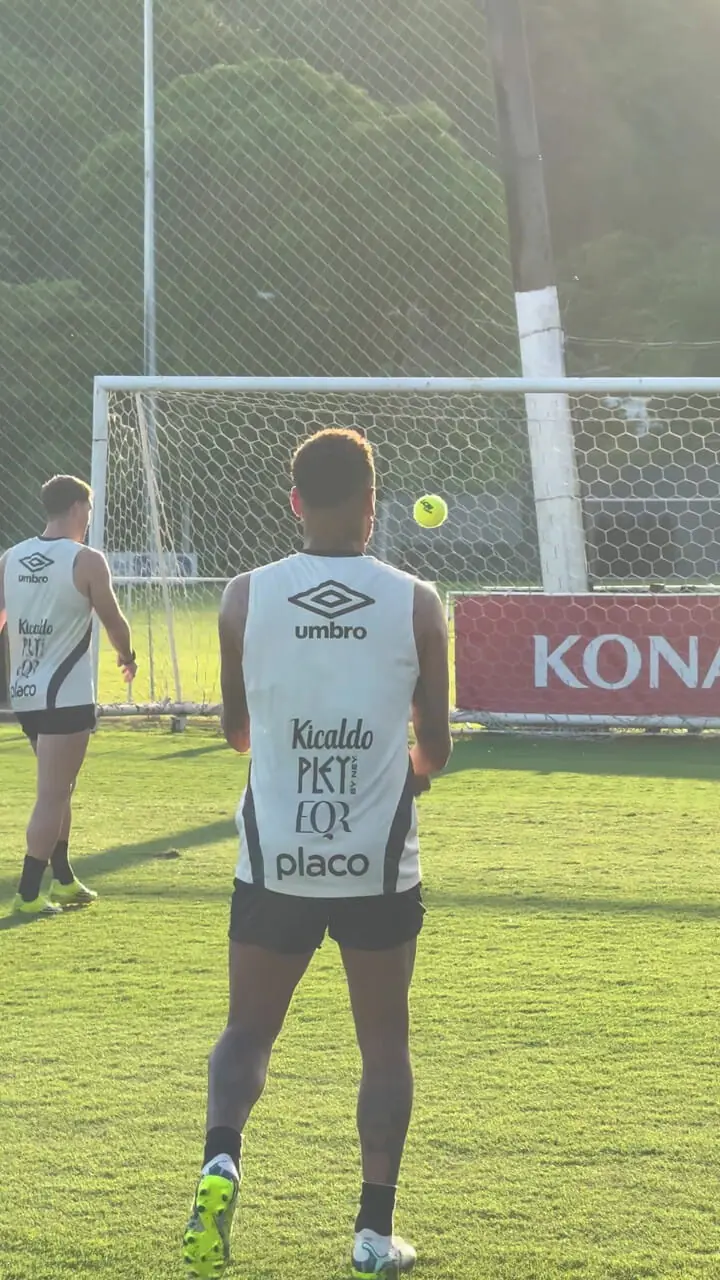 ویدئو: هنرنمایی نیمار با توپ تنیس در زمین تمرین