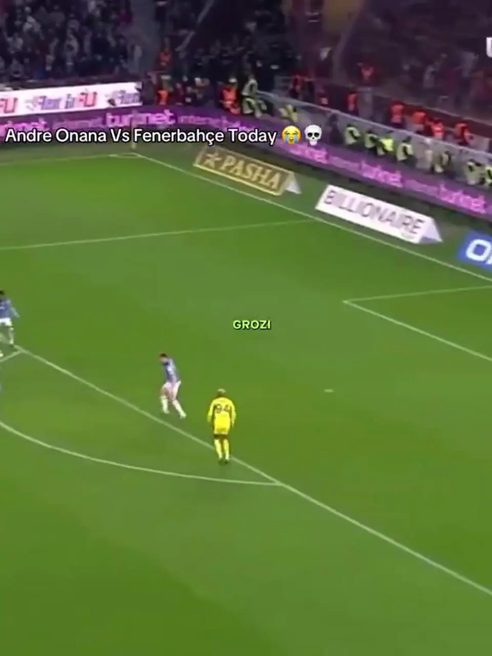 ویدئو: تقدیم گل‌های کادویی به فنرباغچه با سوتی‌های تمام‌نشدنی