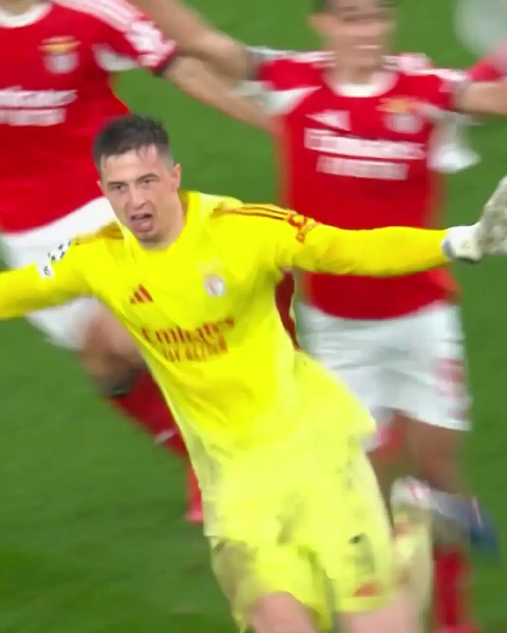 ویدئو: بازخوانی حماسه دروازه‌بان بنفیکا مقابل رئال