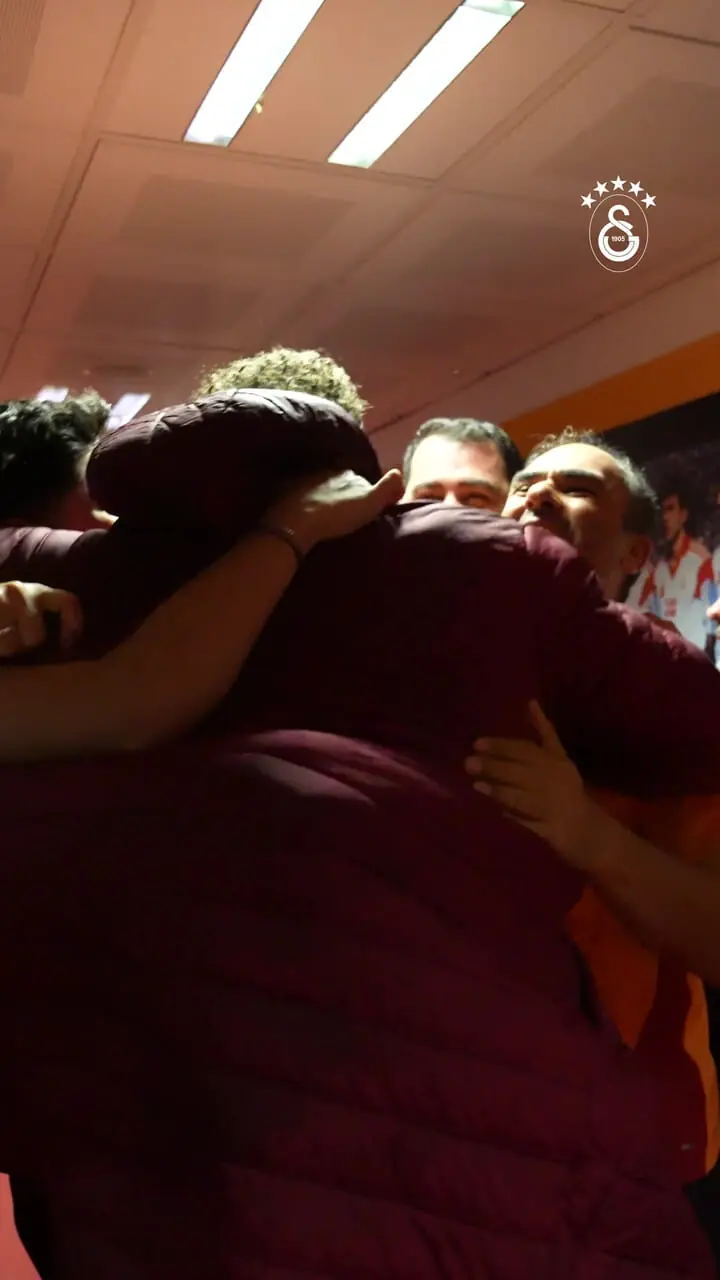 ویدئو: خوشحالی ستاره‌های گالاتاسرای در تونل ورزشگاه
