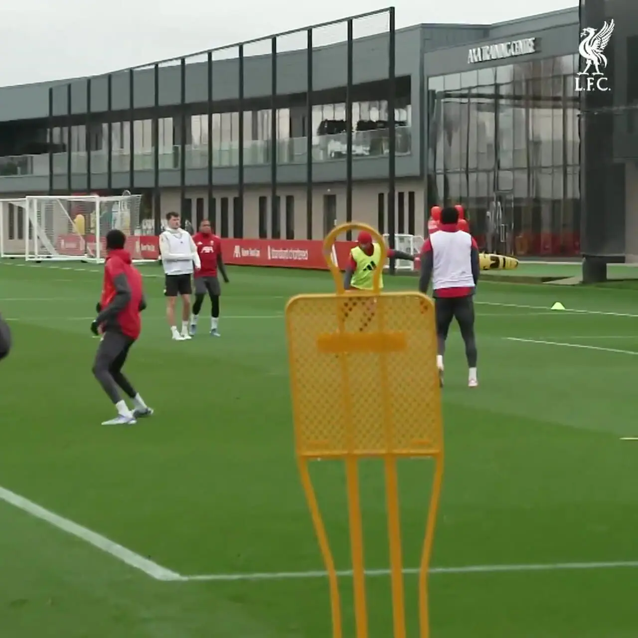 ویدئو: خط‌ونشان ستاره‌های اشلوت برای رقبا