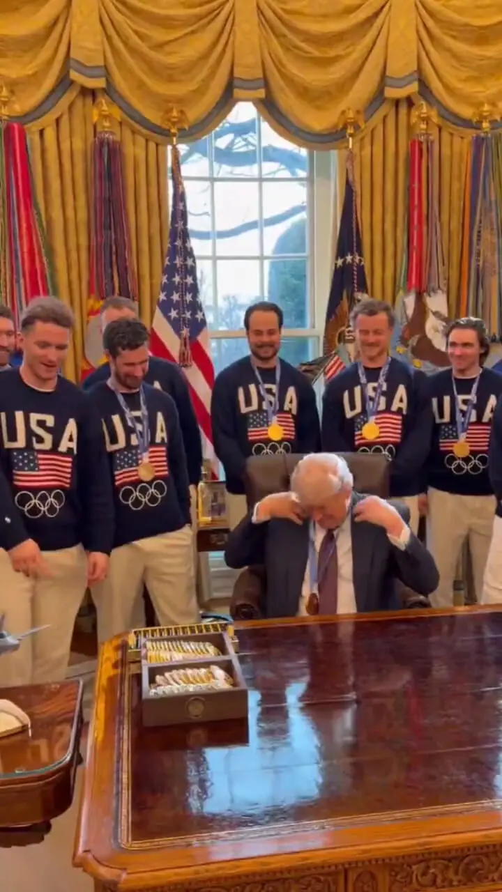 ترامپ مدال بازیکن برنده هاکی آمریکا را هم دزدید