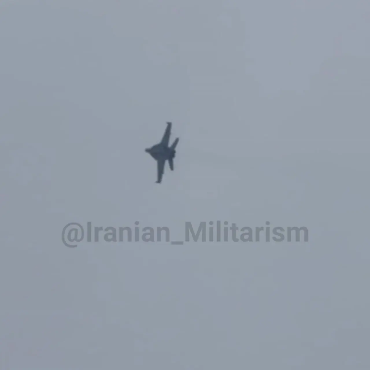 رهگیری F/A-18 در آسمان چابهار توسط دوش پرتاب