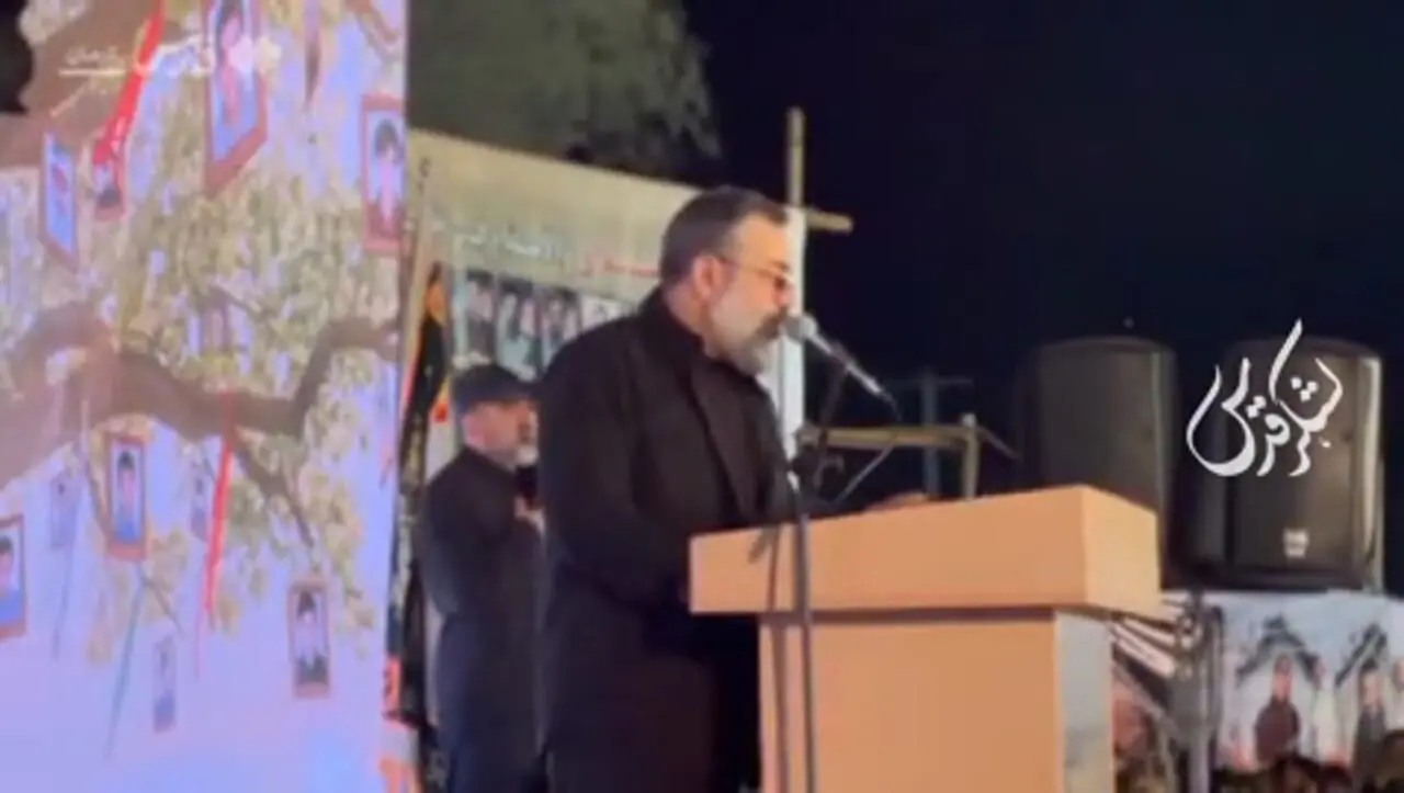 نوحه جان‌سوز حاج‌محمود کریمی در مزار شهدای مظلوم دانش‌آموز میناب با گویش مینابی