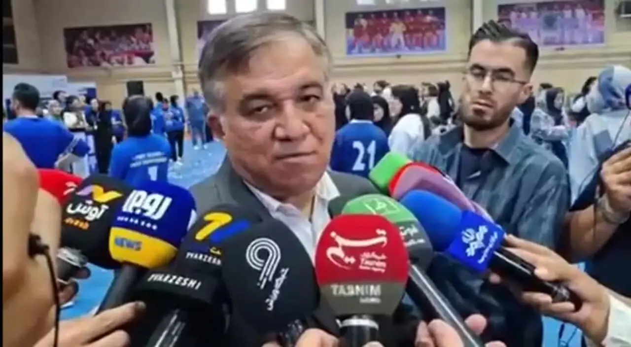 تاجرنیا:هزینهها باید کم شود