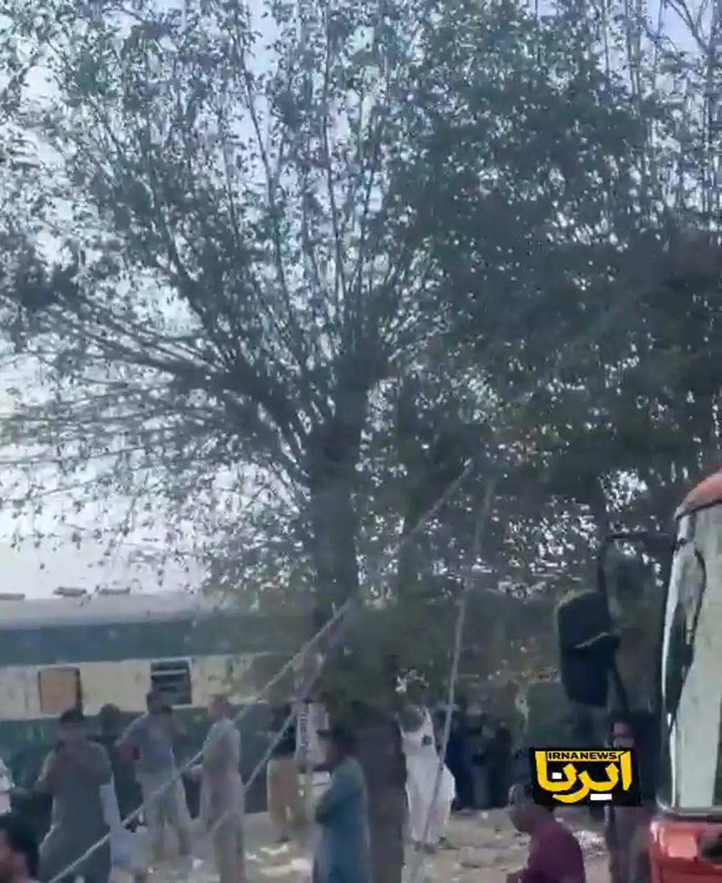 اولین تصاویر از بمب‌گذاری تروریستی و مرگبار در پاکستان