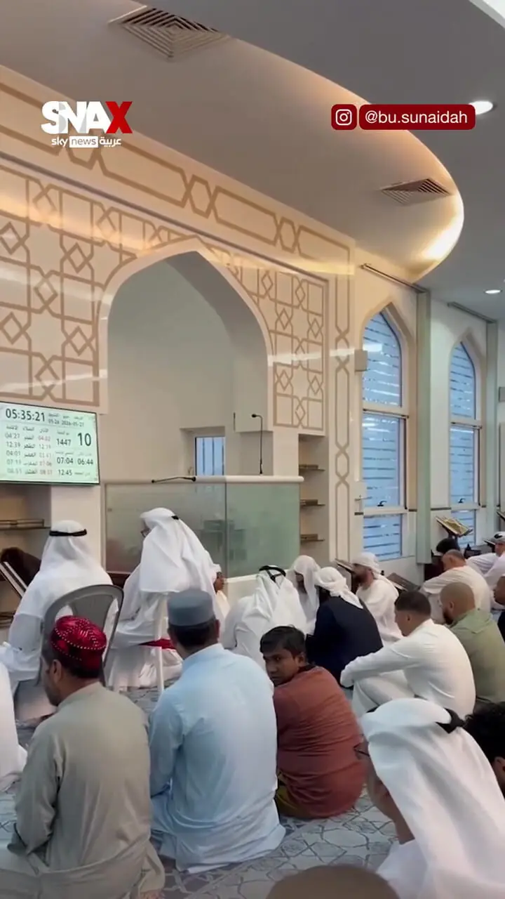 حضور غافلگیرکننده یک ربات در نماز عید قربان