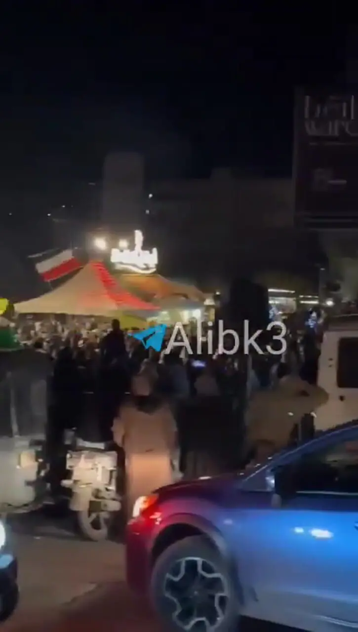 تصاویری از شادی لبنانی ها بعد از انتقام ایران