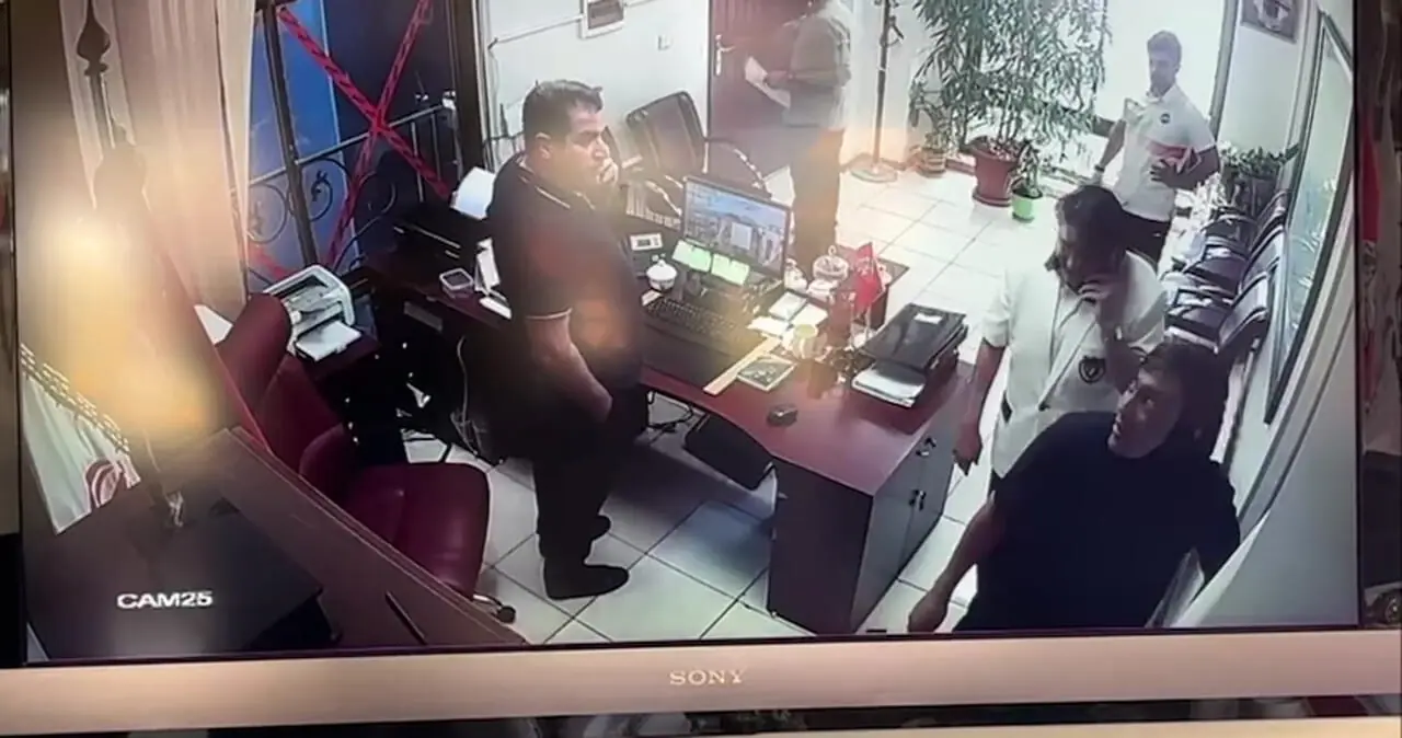 حمله جنجالی خواهران منصوریان به دفتر ریاست فدراسیون ووشو