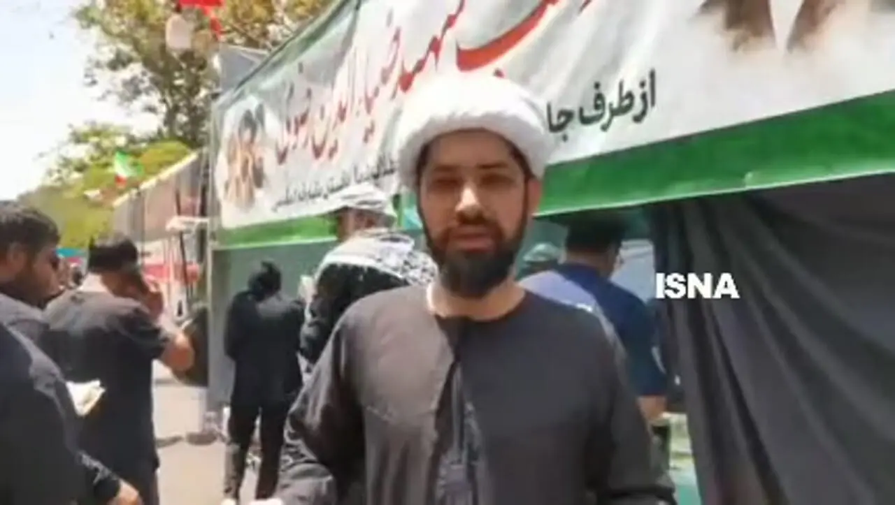 روحانی پاکستانی: ما فقط برای تشییع نیامده‌ایم برای بیعت با رهبر جدیدمان آمده‌ایم