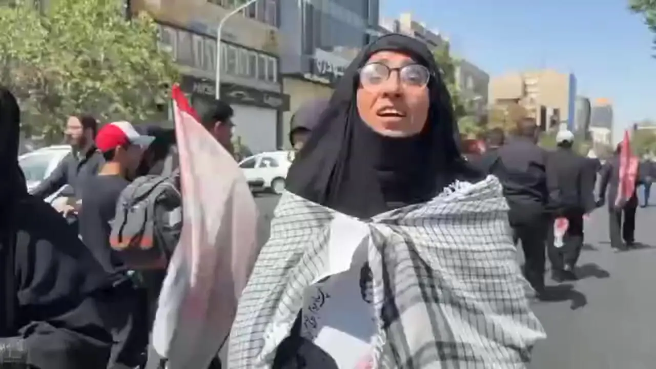 از لبنان برای وداع آمده بود