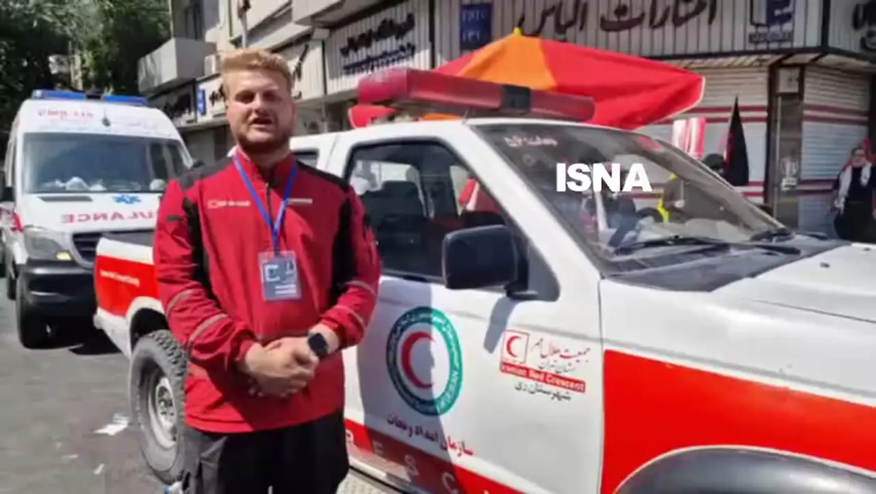 امدادگران جمعیت هلال‌احمر: از وداع تا تشییع همراه مردم هستیم