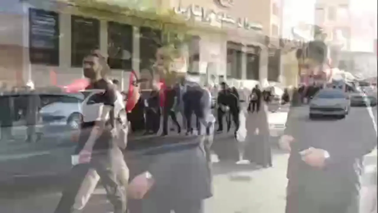 حضور معاون علمی رئیس‌جمهور در آیین تشییع پیکر رهبر شهید حضرت آیت الله العظمی سید علی خامنه‌ای (ره) و خانواده محترم ایشان