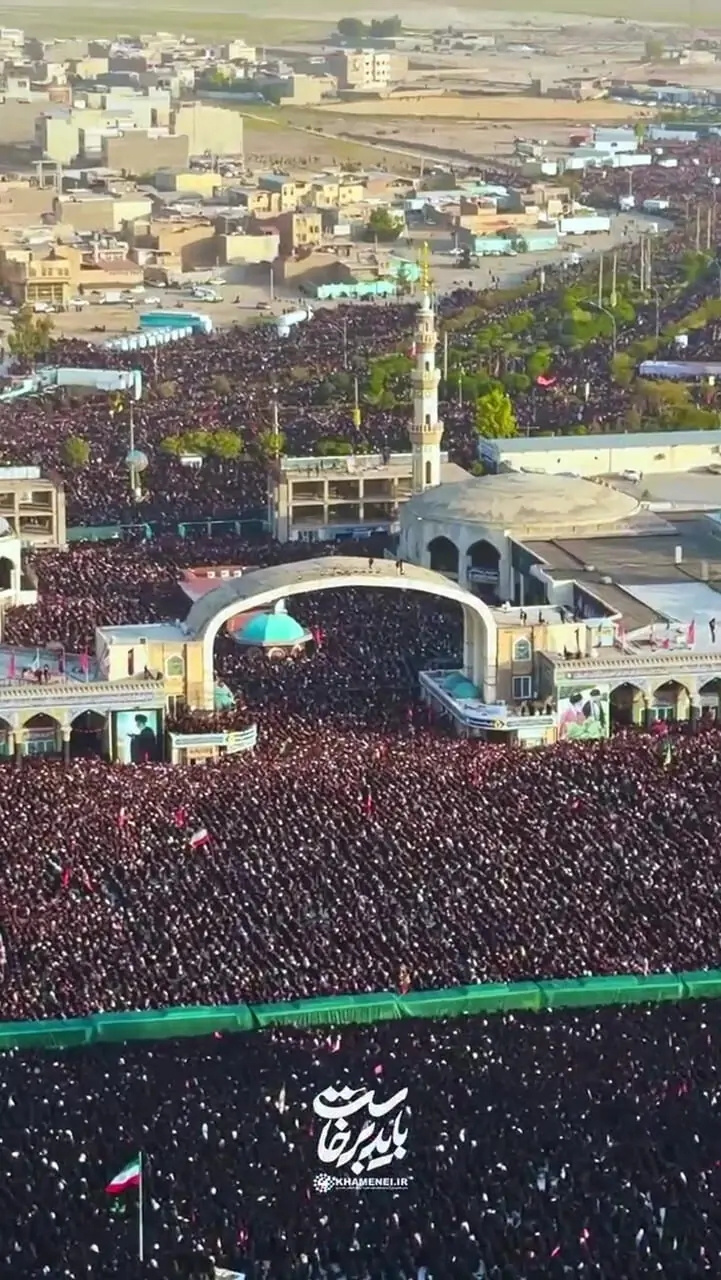 تصاویر هوایی از سیل خروشان جمعیت نمازگزار بر پیکر رهبر شهید