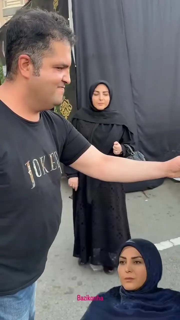 عکس گرفتن با المیرا شریفیمقدم هم نوبتی شد!