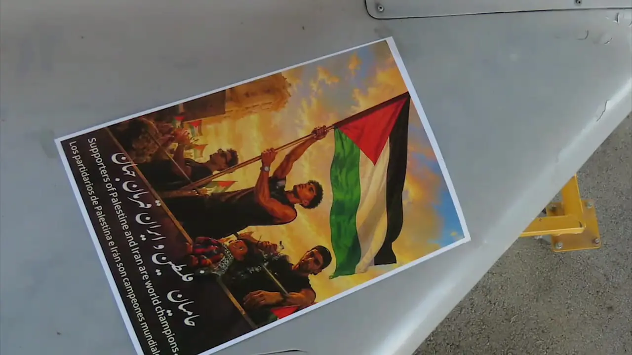 تصاویر تیم ملی اسپانیا روی پهپادی که به سمت مواضع دشمن پرتاب شد+ عکس