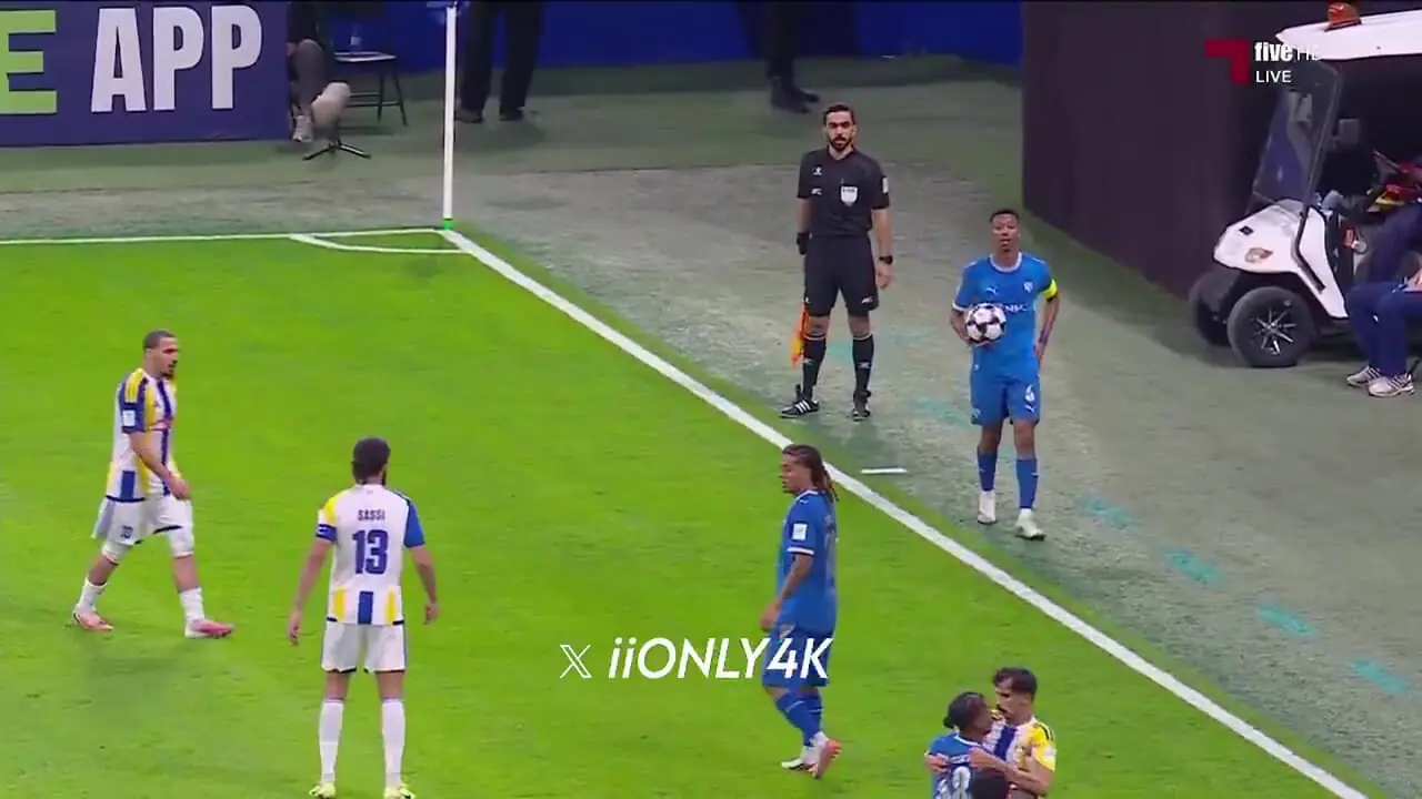 درگیری جنجالی در بازی الهلال - الغرافه با دو اخراجی