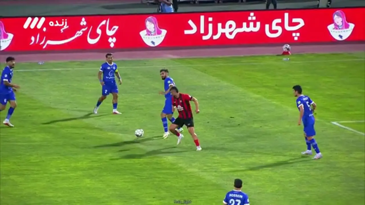 گل مردود تراکتور به استقلال