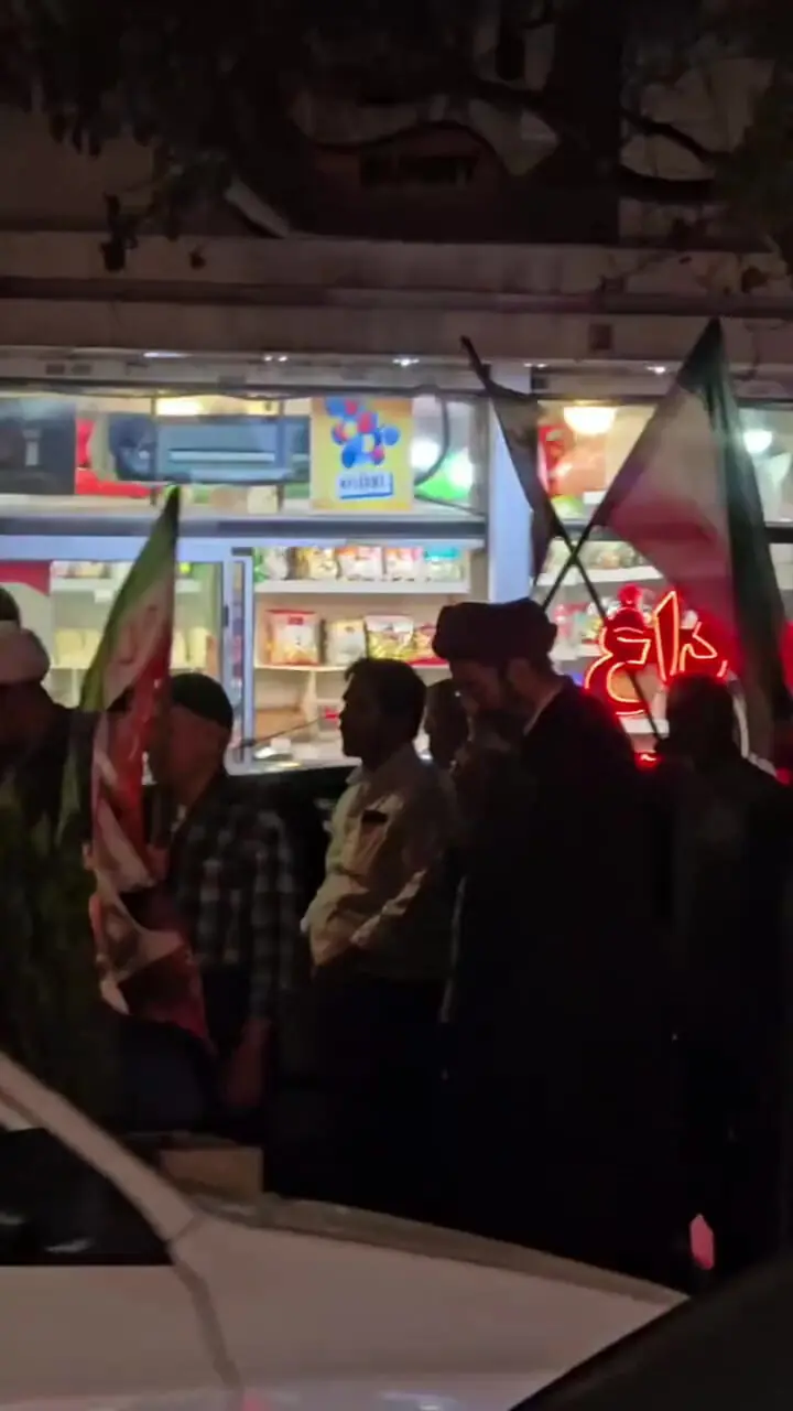 ویدیو وایرال از حضور یک روحانی در تجمع که شباهت زیادی به رهبر انقلاب دارد