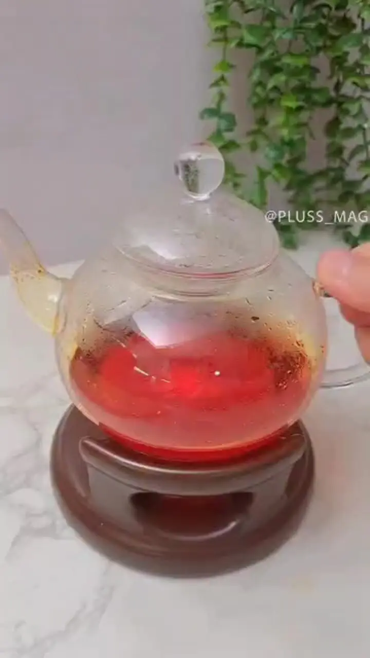 ترفندی ساده برای داشتن زعفران دمکرده و خوشرنگ در هر زمان!